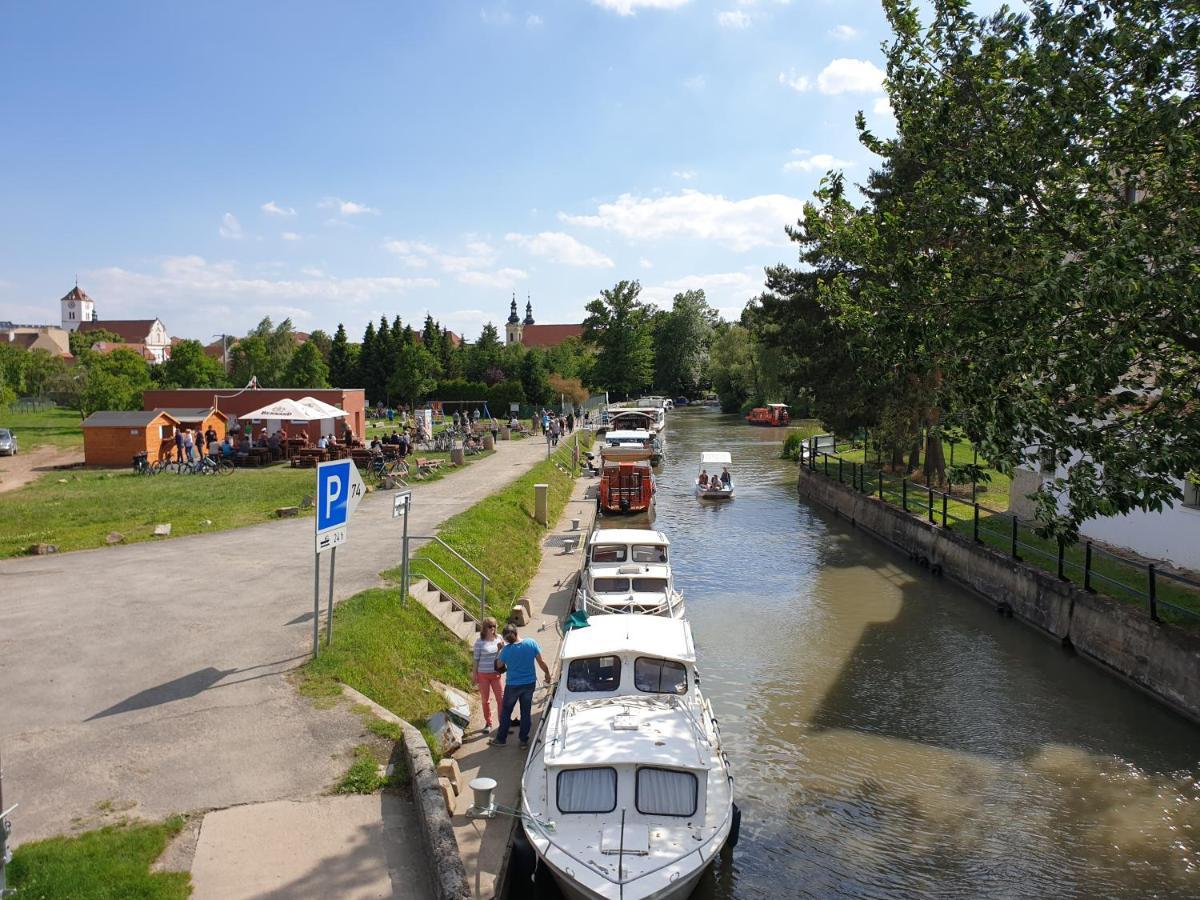 Hotel Strážnice Dış mekan fotoğraf